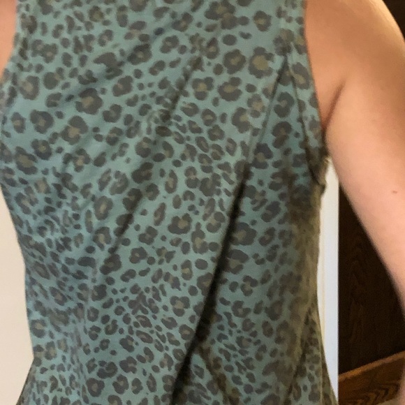 Woman”s top - Picture 12 of 16